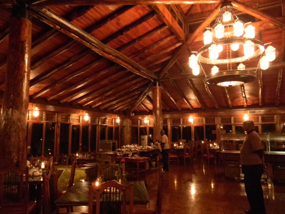 Imposantes Restaurant Manyara Wildlife Safari Camp
