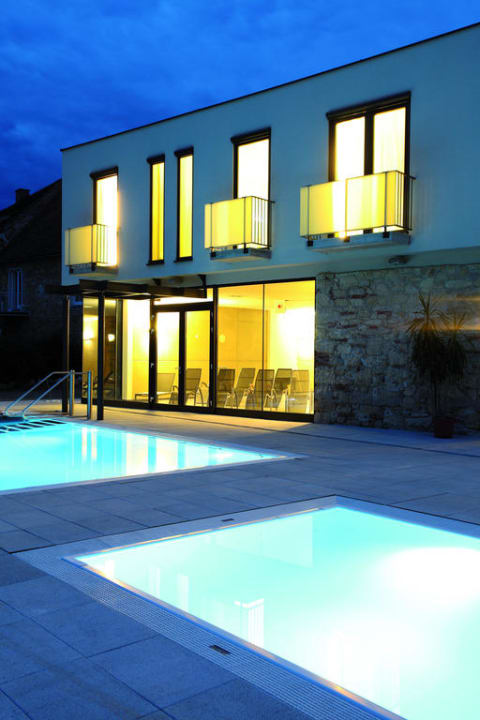 Nachtaufnahme Kaiser von Österreich Historik- und Thermalhotel