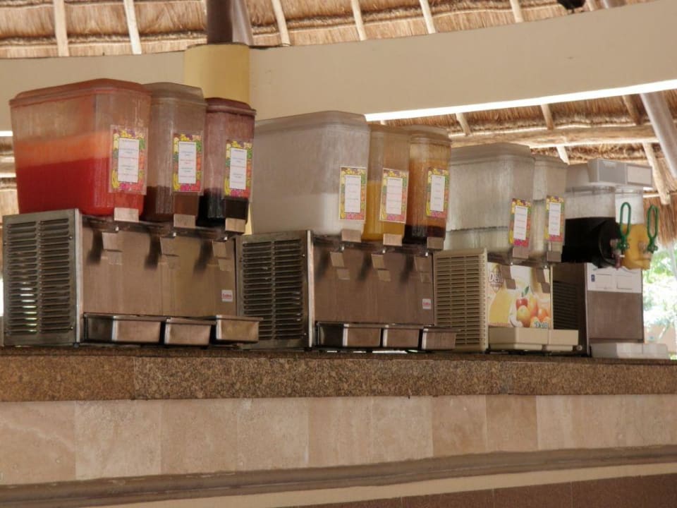 Saftbatterie an der Poolbar Viva Azteca by Wyndham - All Inclusive Resort