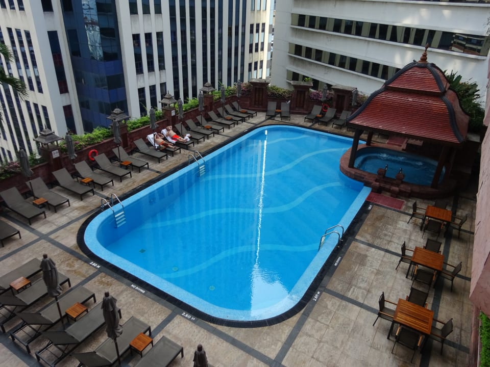 Pool The Landmark Bangkok