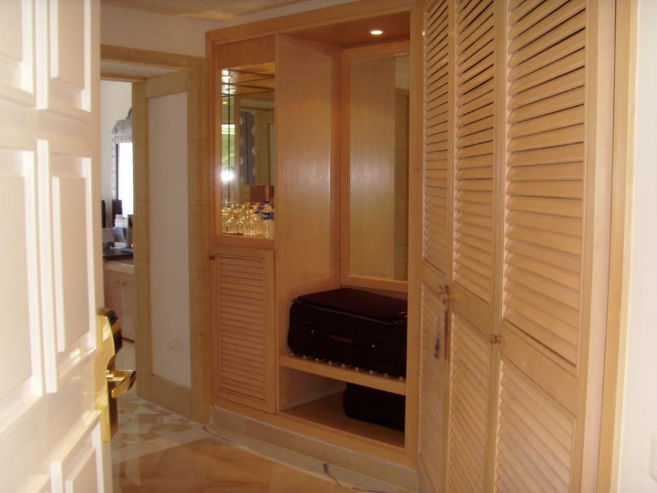 Eingangsbereich zum Zimmer Radisson Blu Palace Resort & Thalasso Djerba