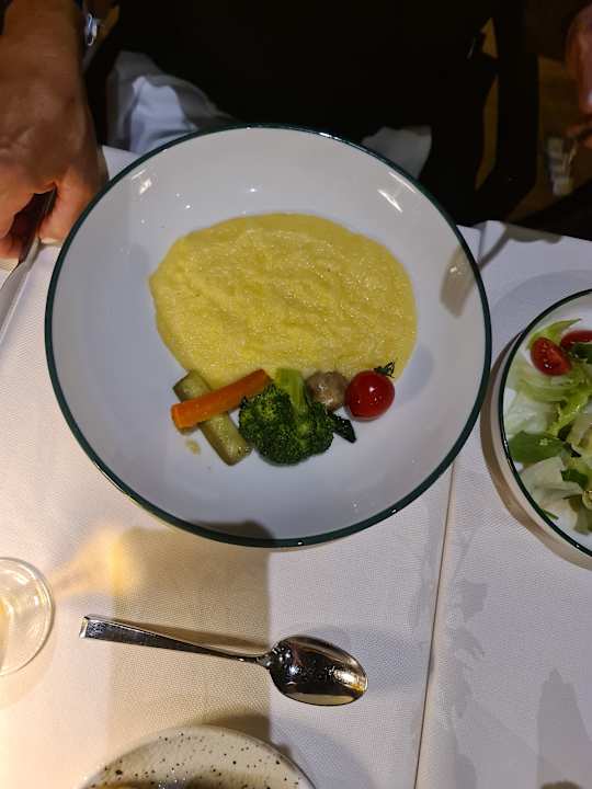 Gastro The Sense Deluxe Hotel