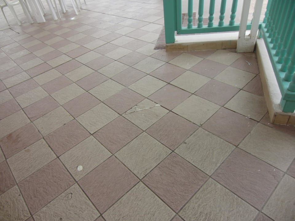 Schrauben Hotel El Mouradi Skanes Beach