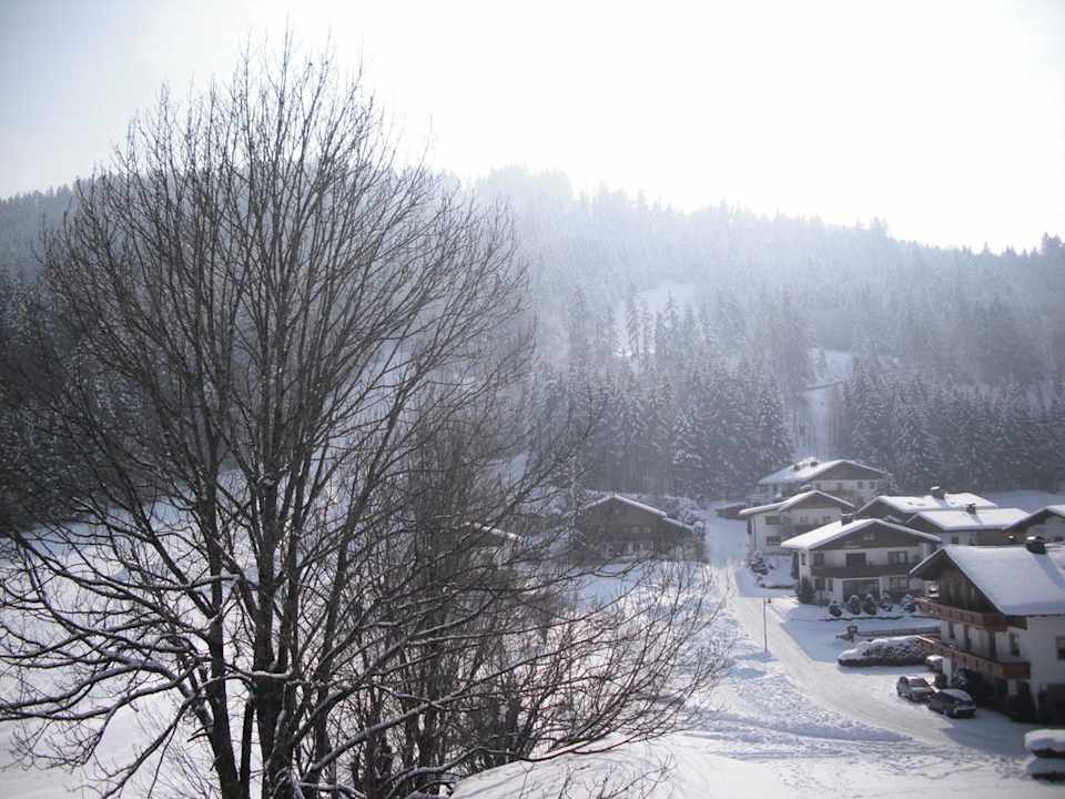 Balkonblick auf das Dorf  Das Thiers
