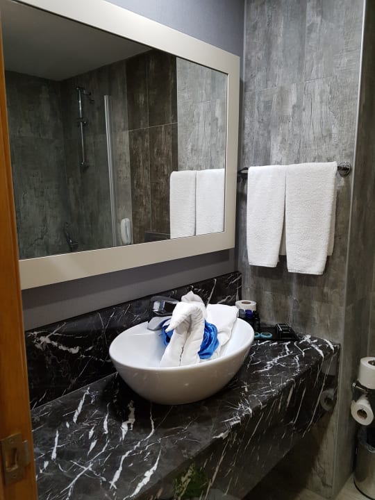 Zimmer Saturn Palace Resort Hotel
