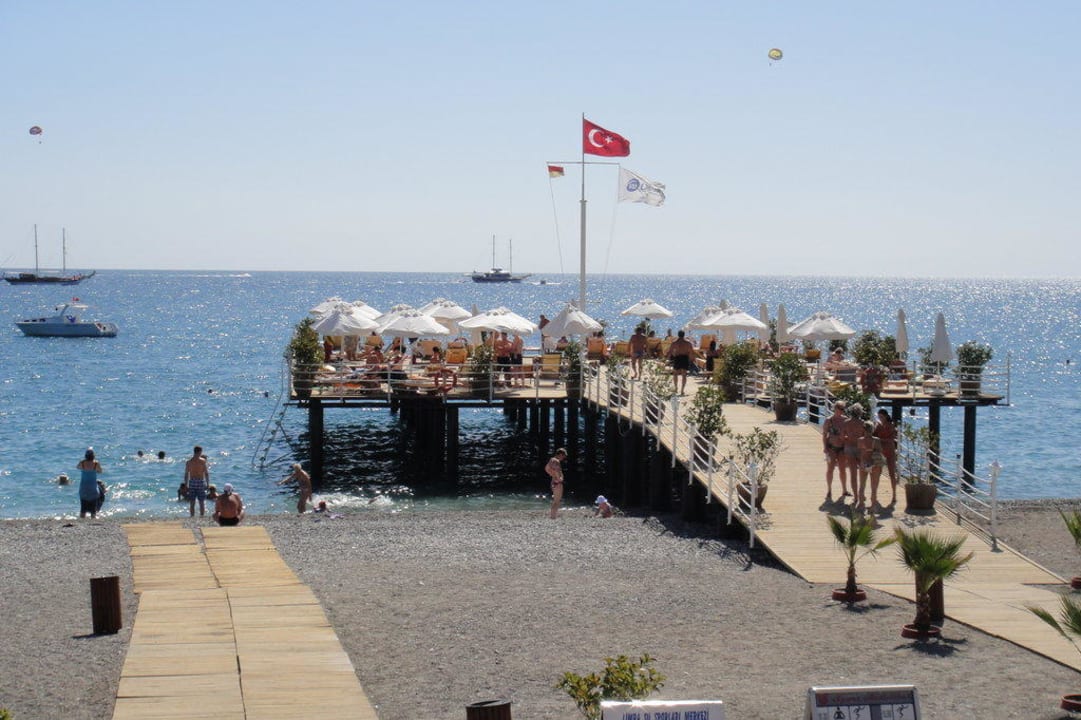 Hoteleigener Steg Limak Limra Hotel & Resort