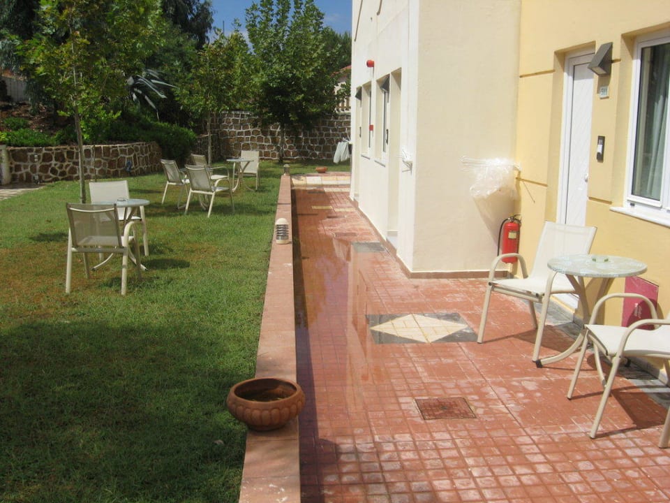 Hinten Außenanlage High Beach Resort