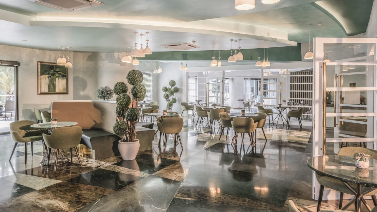 Gastro Royal Wings Hotel