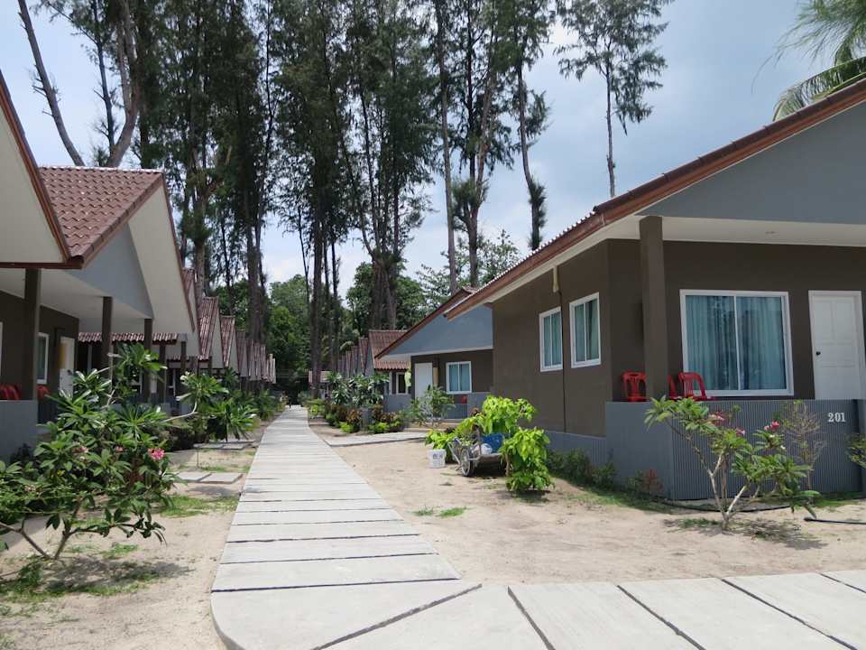 Villen im angeblich tropischen Garten Bella Vista Beach Resort