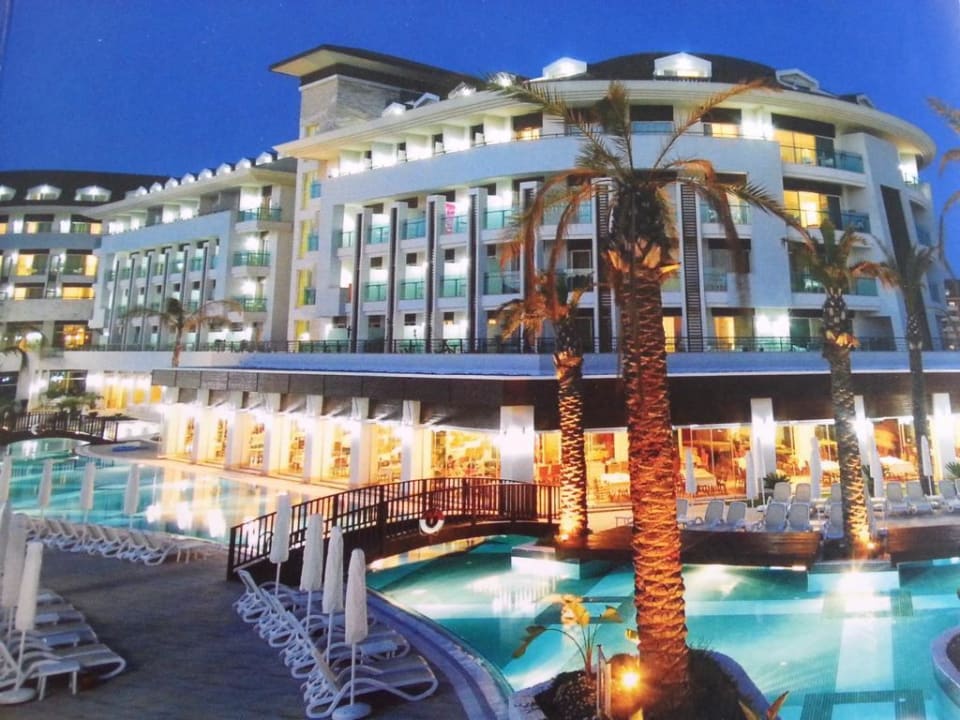 Am Abend Sunis Evren Beach Resort Hotel & Spa