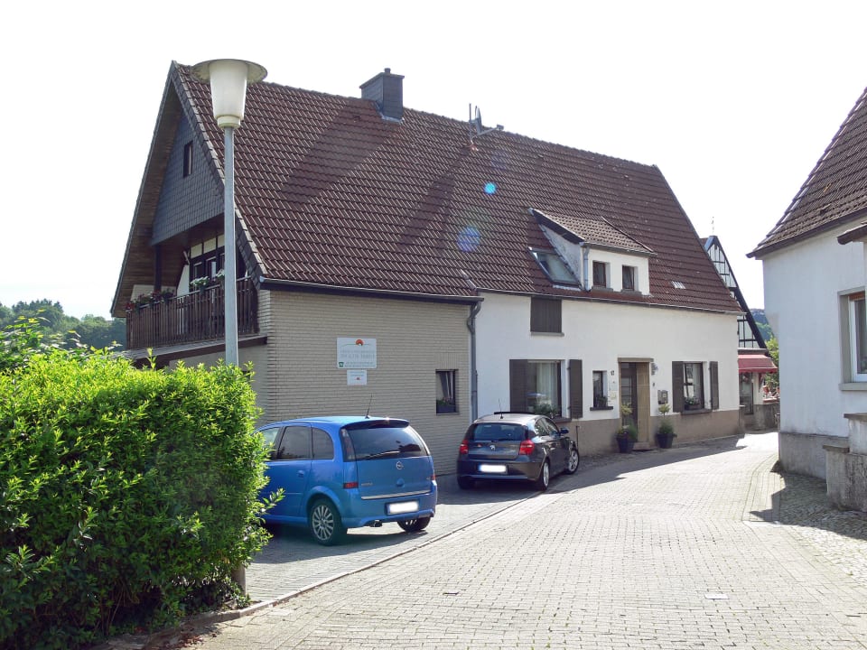 Die Pension von außen Gästehaus Zum alten Brunnen