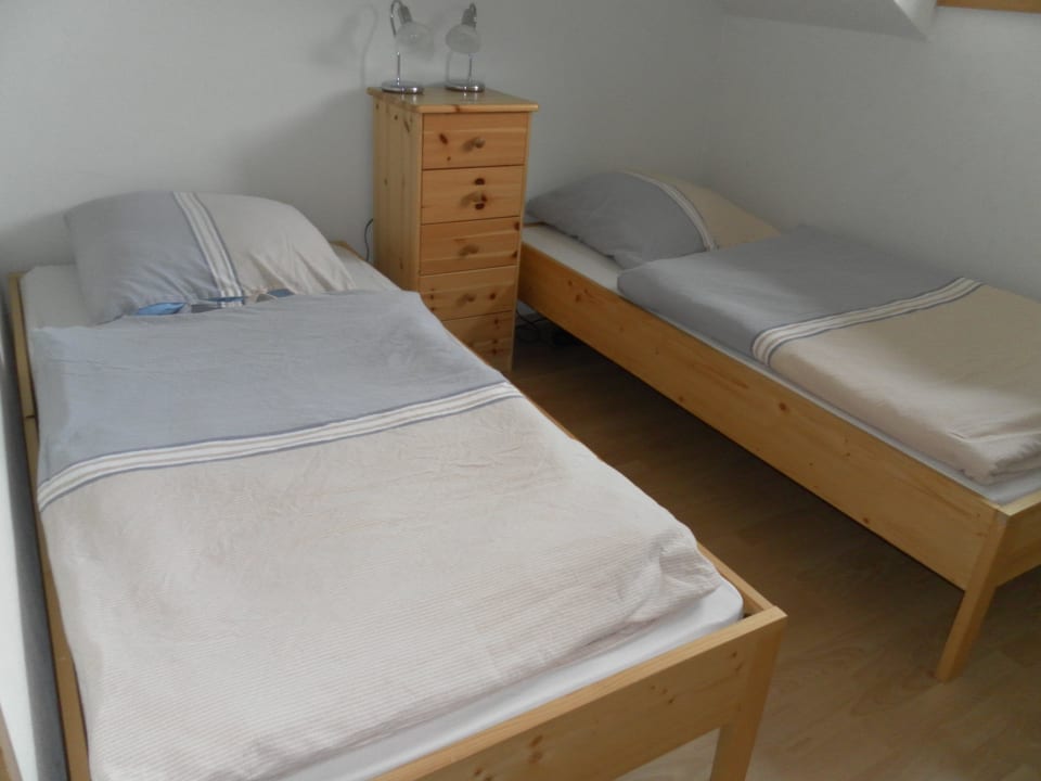 FeWo1: Schlafzimmer (klein) Ferienwohnungen Brunner