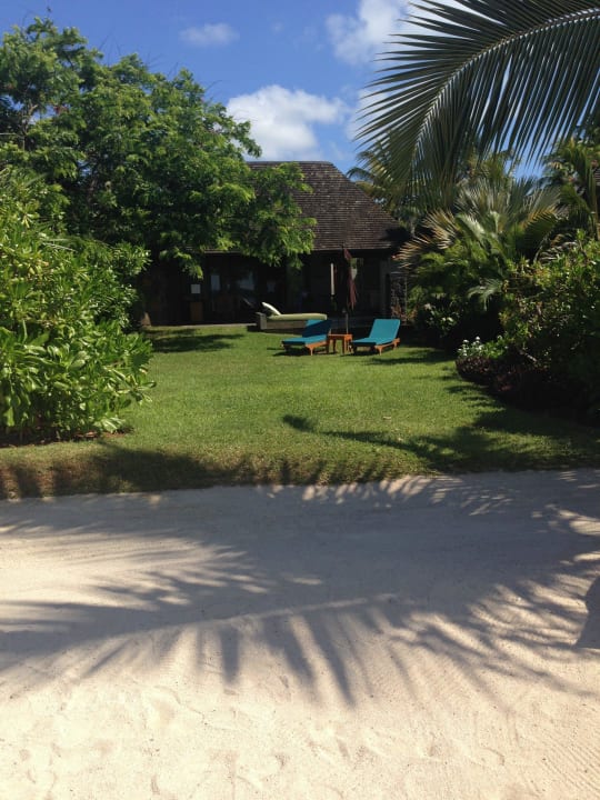 Blick auf die Villa vom Strand aus Hotel Four Seasons Resort Mauritius at Anahita