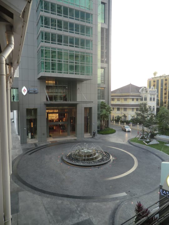 Der Haupteingang Eastin Grand Hotel Sathorn