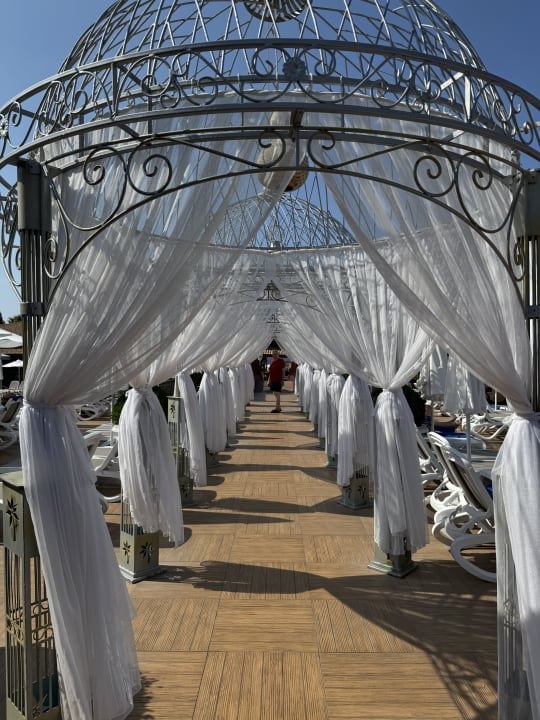 Außenansicht Quattro Beach Spa & Resort