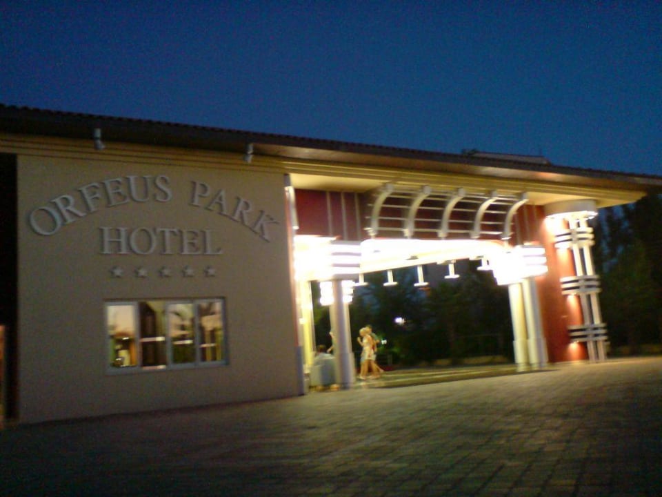 Hotel Eingang Hotel Orfeus Park
