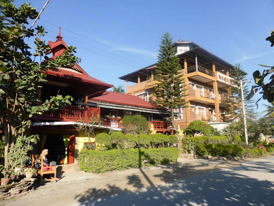 Außenansicht Teak Wood  Hotel