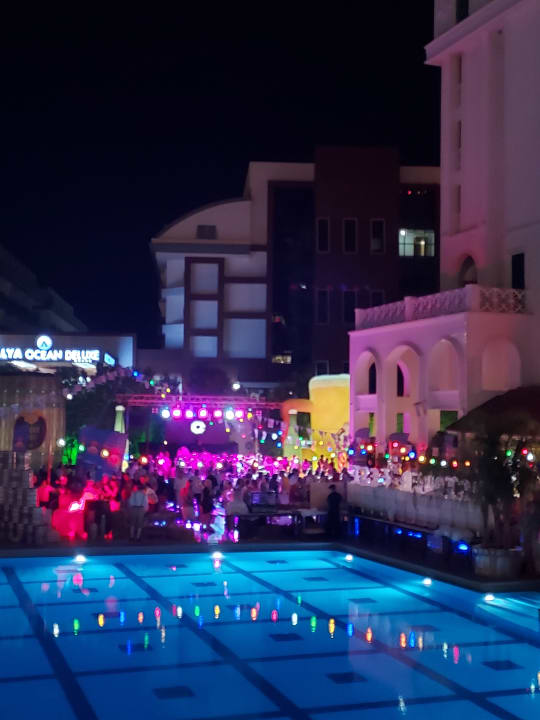 Pool Oz Hotels Side Premium