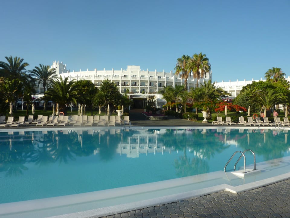 Blcik auf das Haupthaus Hotel Riu Palace Meloneras