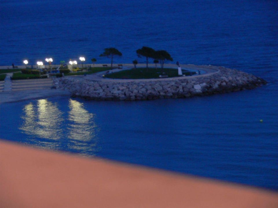 Ausblick am Abend Hotel Le Royal Westminster