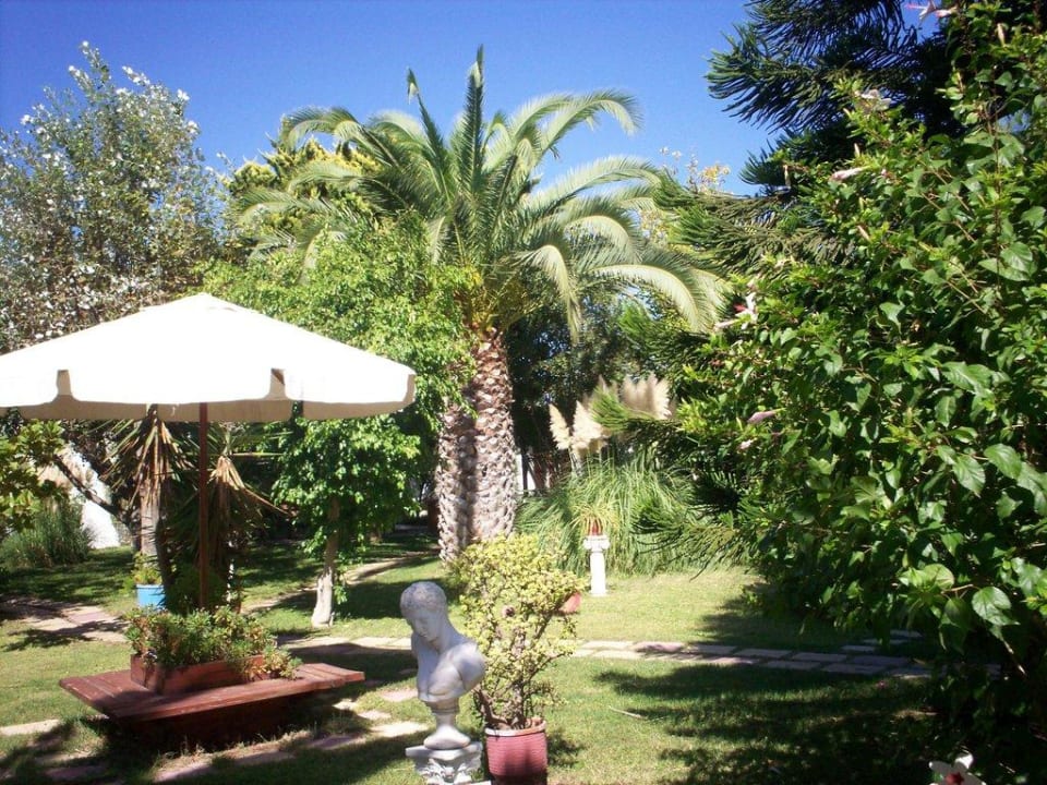 Gartenanlage Gaia Garden Hotel