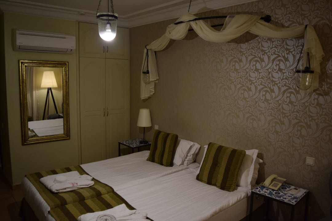 Doppelbett (getrennte Matratzen) mit Himmel Alp Pasa Hotel - Special Class