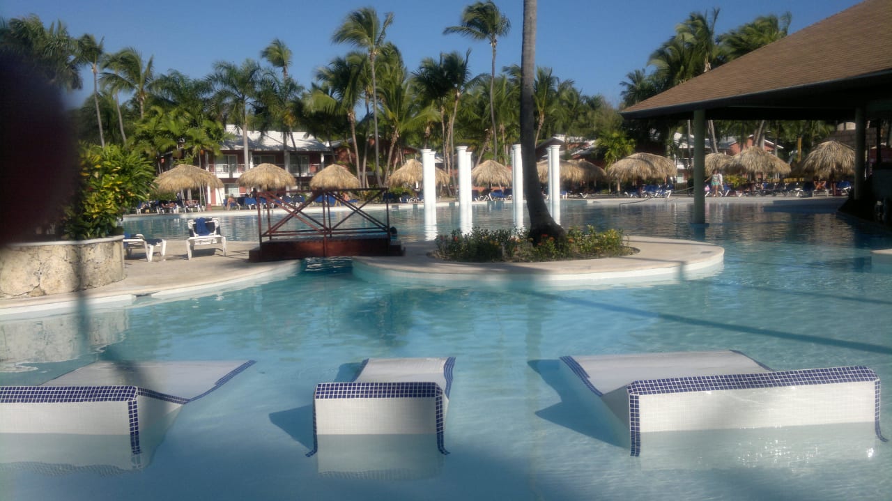 Poolanlage am Hautrestaurant Grand Palladium Punta Cana Resort & Spa