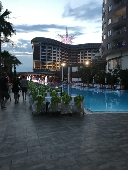 Außenansicht Saturn Palace Resort Hotel