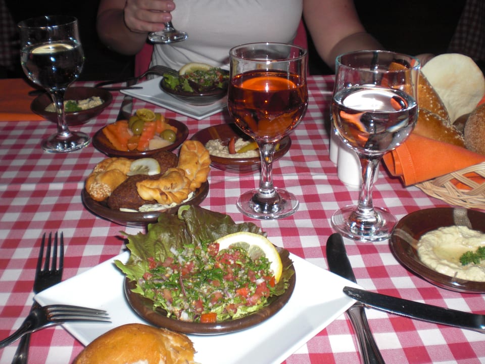 Beim Libanesen Charmillion Gardens Aquapark