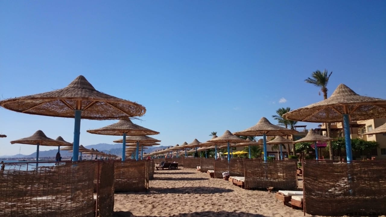 Faulenzen am Strand  Imperial Shams Abu Soma