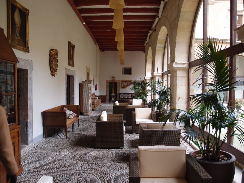 Интерьеры отеля Hotel Real Colegiata San Isidoro