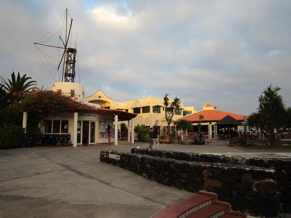 Info-Center ROBINSON ESQUINZO PLAYA