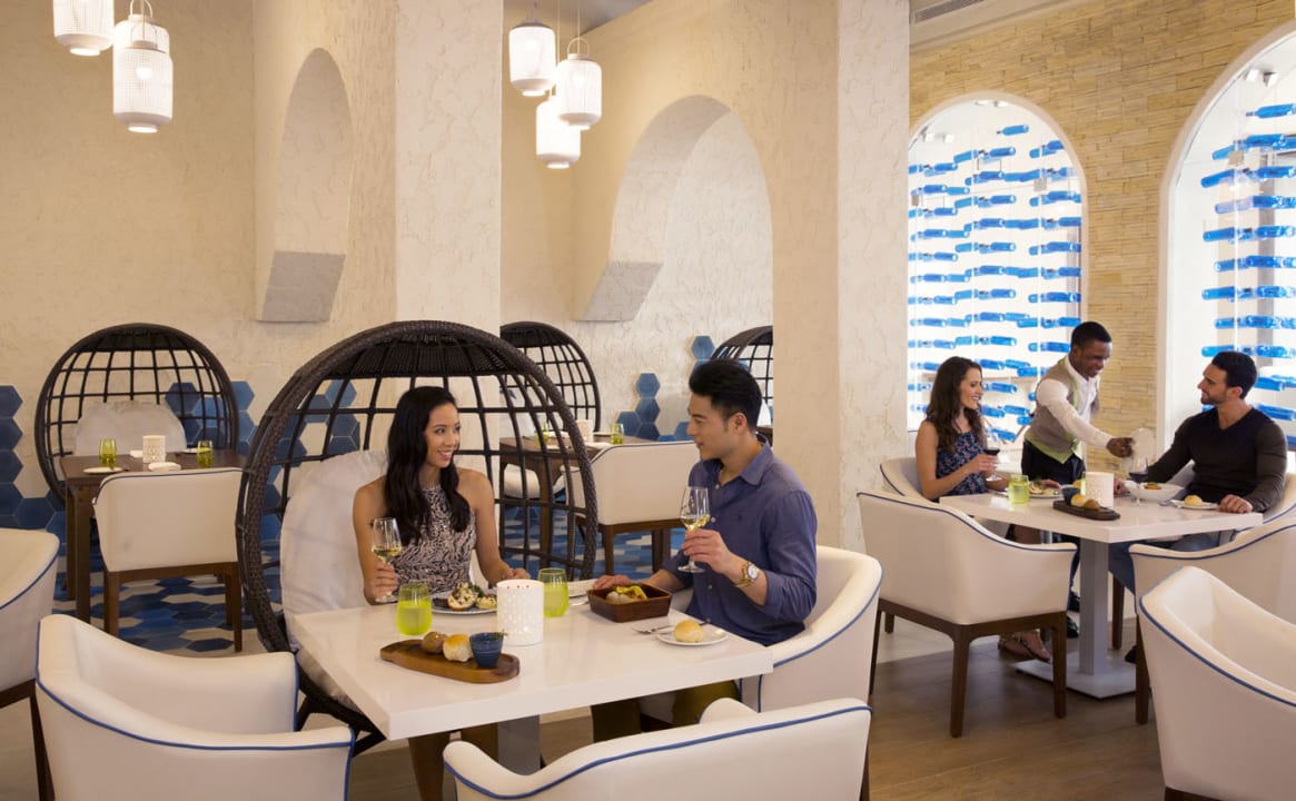 Restaurant Royalton Blue Waters