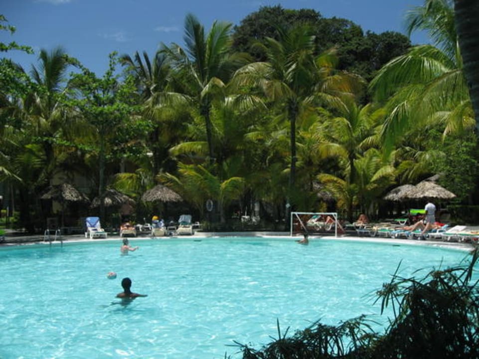 Nochmal der Pool Playabachata Hotel