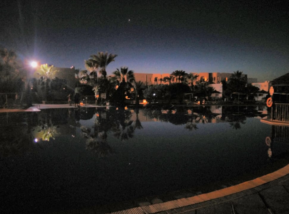 Am Abend auf den Ruhepool Djerba Sun Beach Hotel & Spa