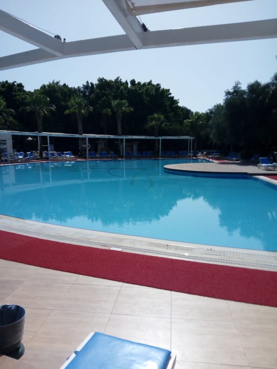 Pool Latanya Park Resort