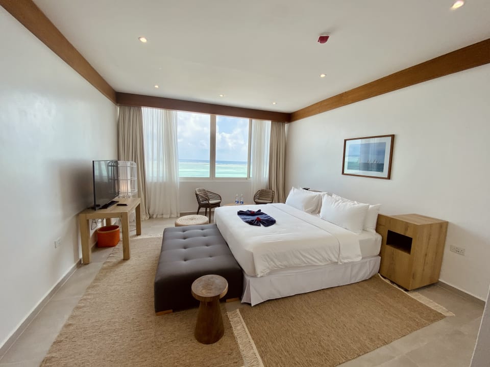 Zimmer Le Mersenne Zanzibar, Autograph Collection