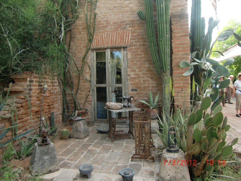 Liebevolle Details im Garten Hotel Torres del Fuerte