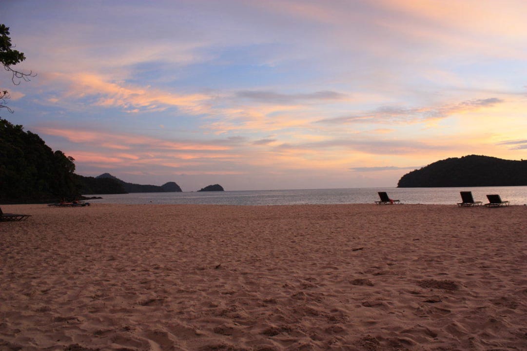 Abendstimmung am Strand HOLIDAY VILLA BEACH RESORT & SPA LANGKAWI KEDAH