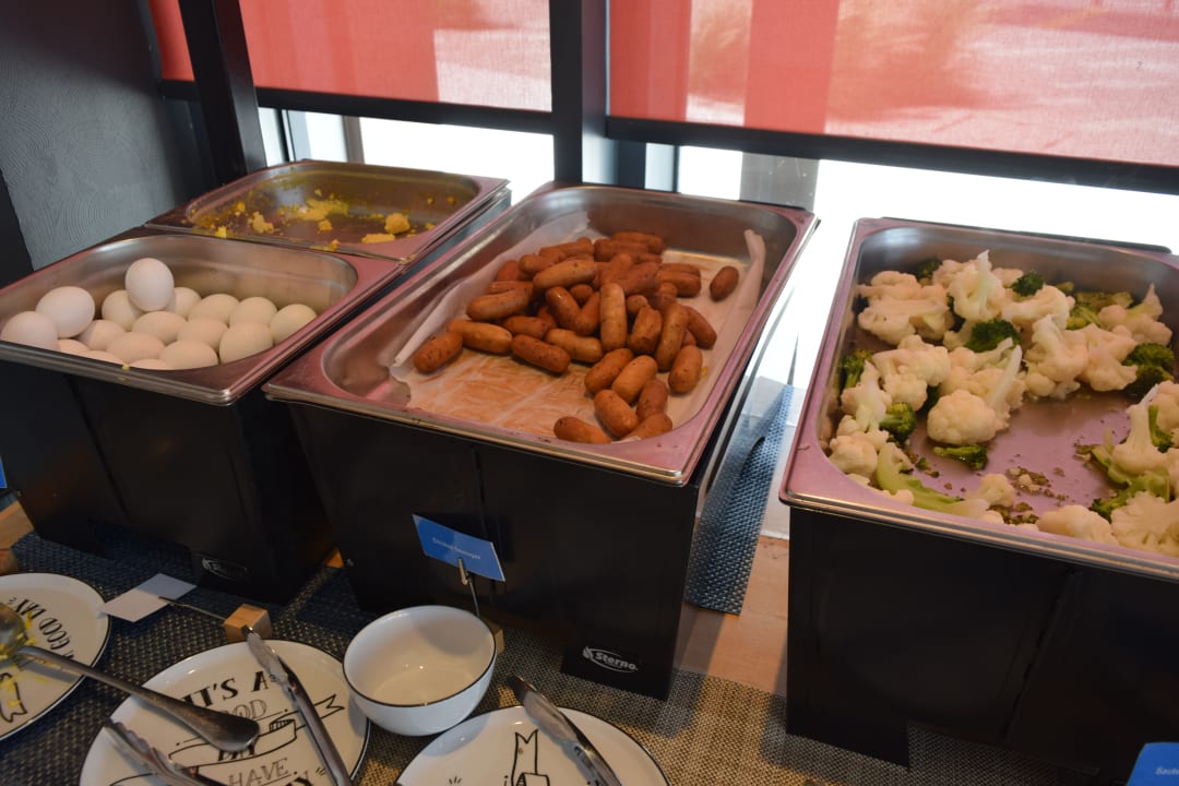 Gastro Hampton by Hilton Dubai Al Seef