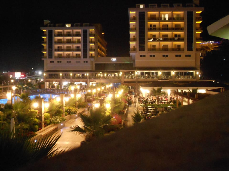 Nachtansicht Dizalya Palm Garden