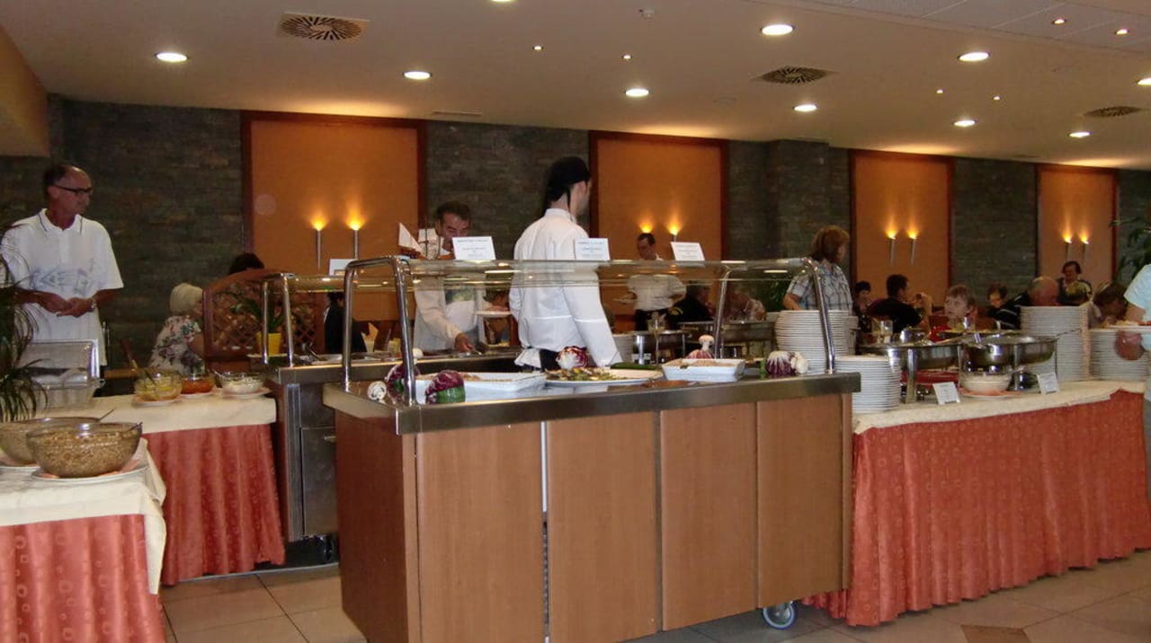 Buffet Salinera Bioenergy Resort Salinera Hotel
