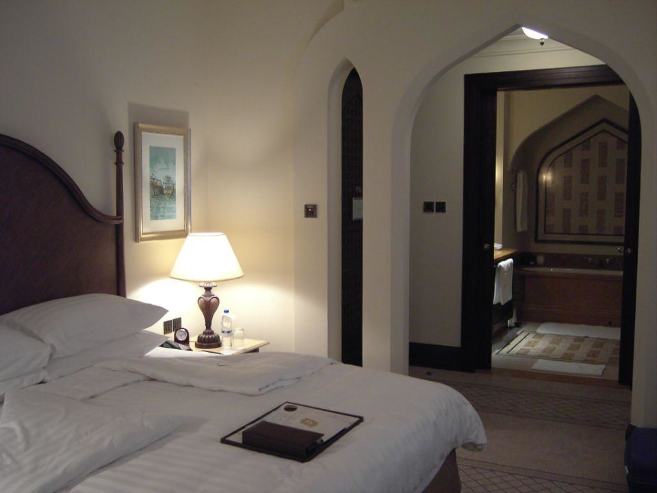 Deluxe Zimmer Shangri-La Hotel Qaryat Al Beri