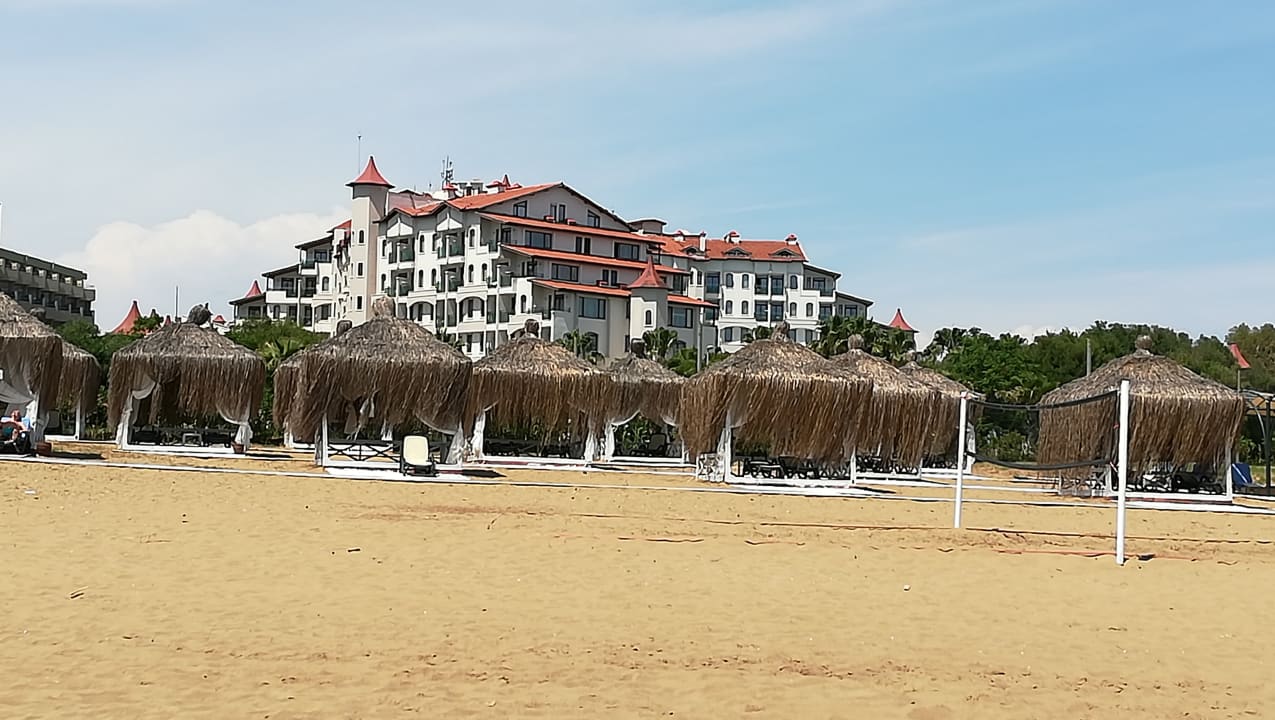 Hotelseite vom Strand Bella Resort & Spa