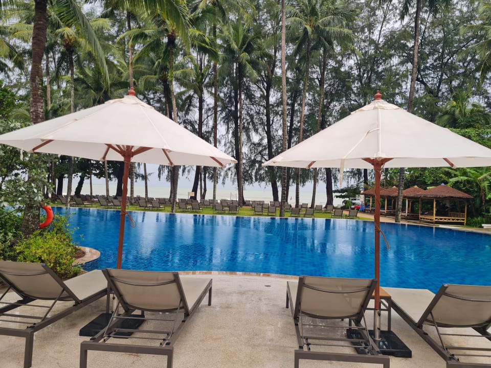 Pool Outrigger Khao Lak Beach Resort