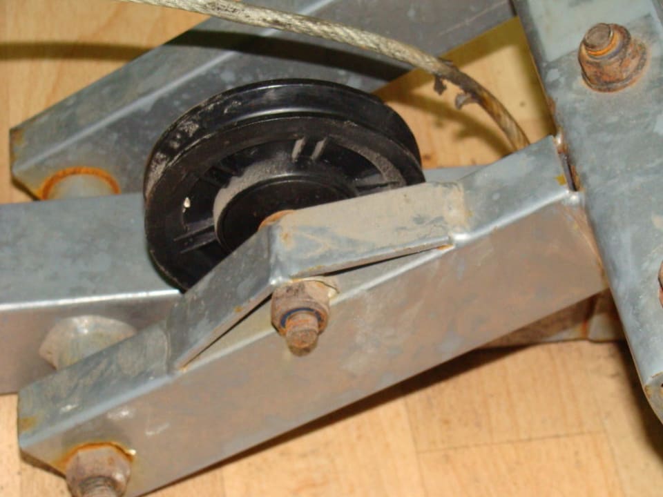 Teil von kaputtem Seilzugturm Golden Beach Bodrum