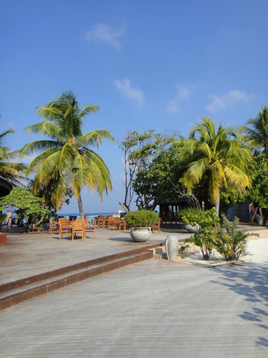 Außensitzgelegenheiten der Dhoni-Bar Sun Siyam Olhuveli