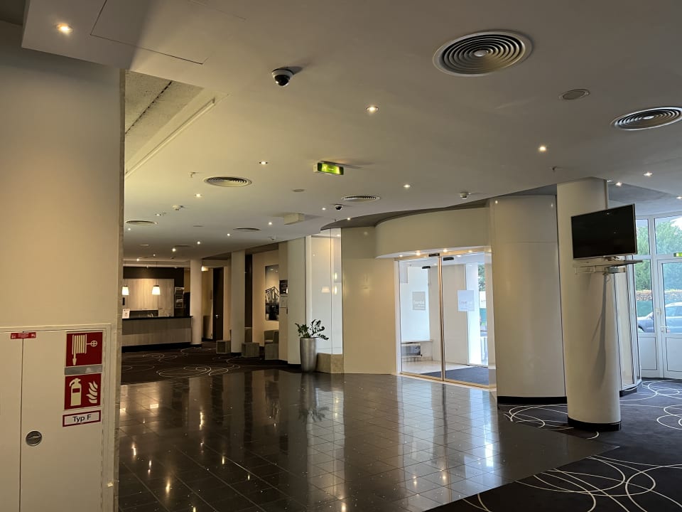 Lobby Essential by Dorint Frankfurt-Niederrad