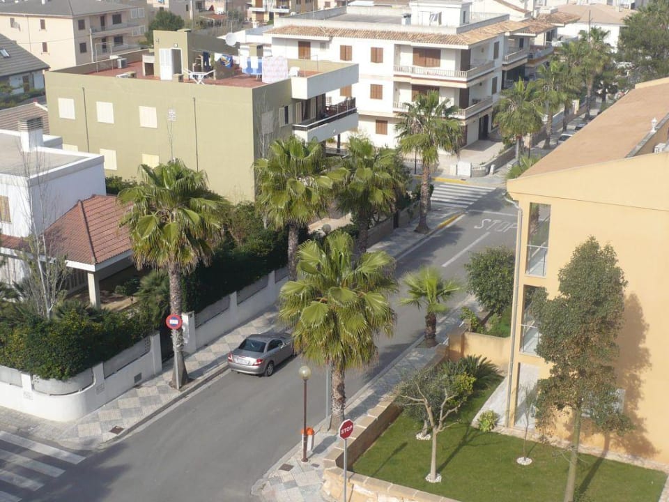 Balkonblick auf die Straße Grupotel Montecarlo