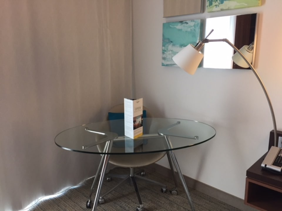 Zimmer Hotel Courtyard by Marriott Cologne